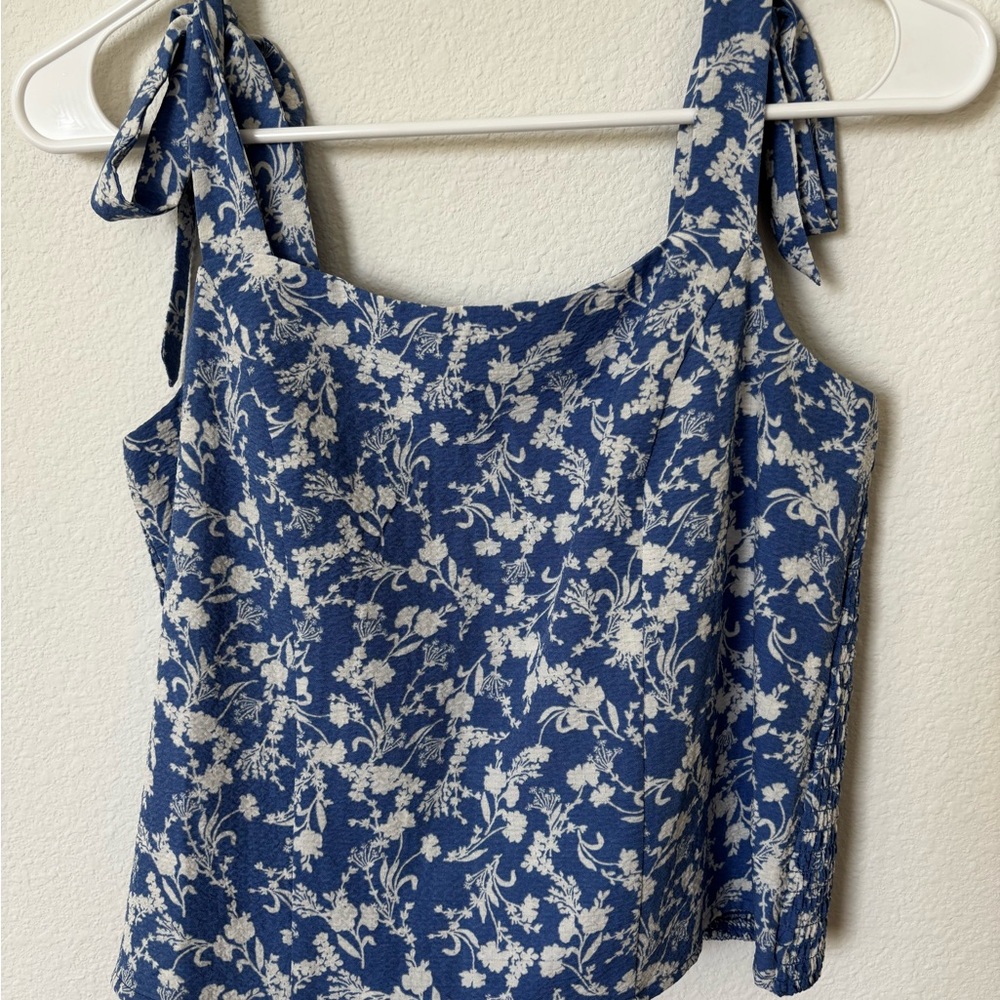 Old Navy Blue and White Floral Tie Tank Top